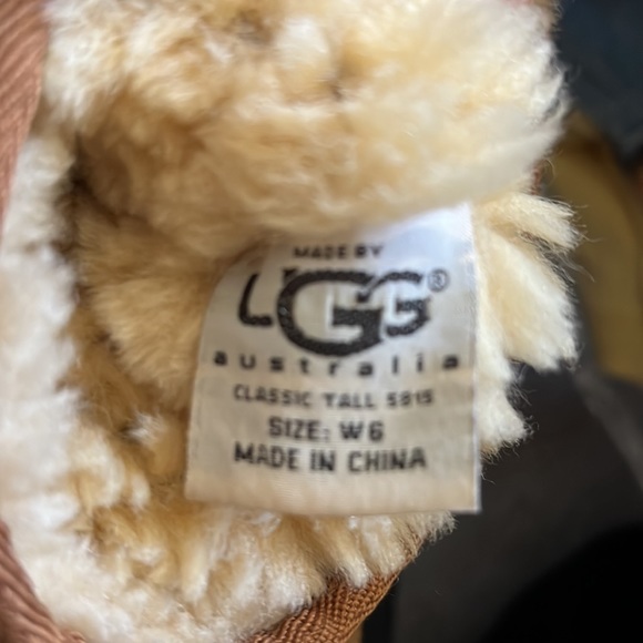 UGG - Classic sand colored boot, size 6 EUC - Picture 4 of 5